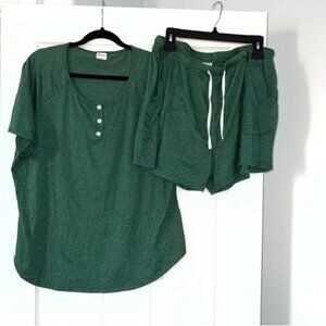 NWOT GREEN SHORT SET / Xxl